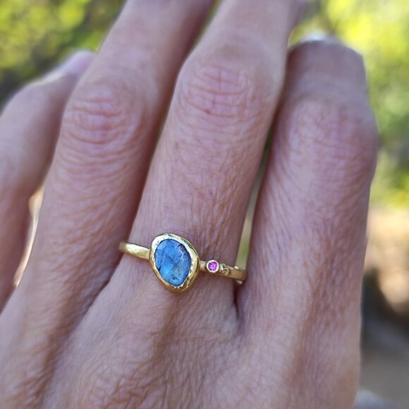 Moissanite ring. 14K yellow gold ring with Blue Moissanite & small Ruby. UNIQUE - Picture 11 of 14